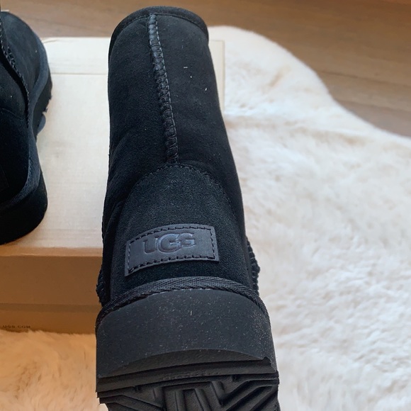 UGG Classic Short II Boots - Picture 5 of 13